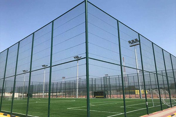 亿万先生mr照明1000W投光灯用在迪拜的球场项目