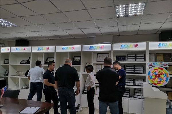 接待亿万先生mr美国客户来造访我们！